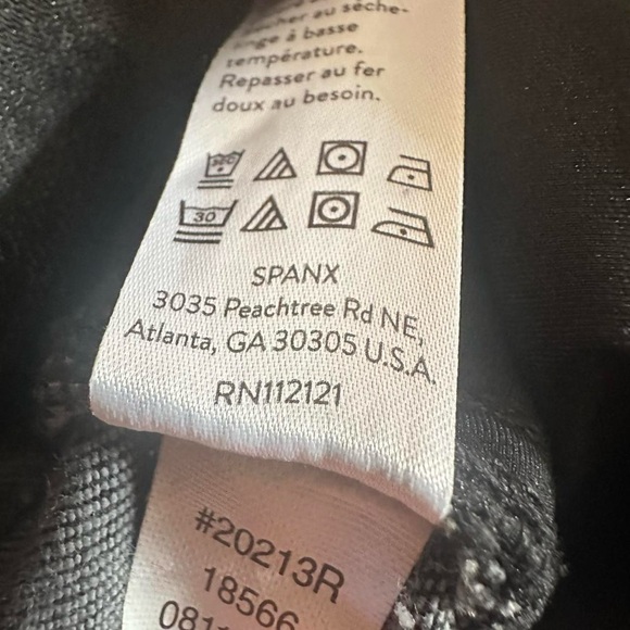 Small Black distress Spanx Shape wear capri denim jeggings - Picture 4 of 9